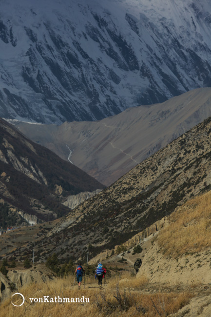 Heading off from Manang towards Yak Kharka