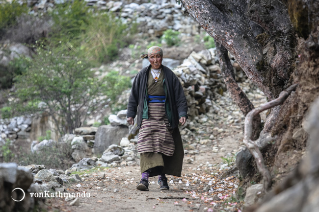 Lady in Khumbu donning traiditional Sherpa clothes