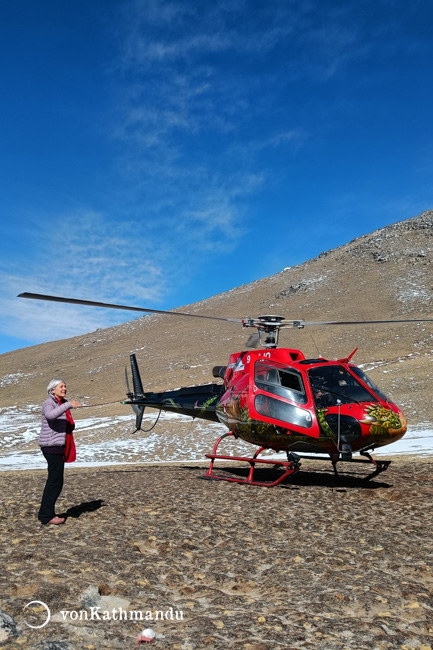 Getting off at Hotel Everest View