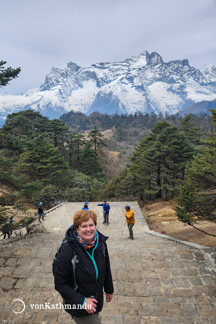 The picturesque steps at Hotel Everest View.