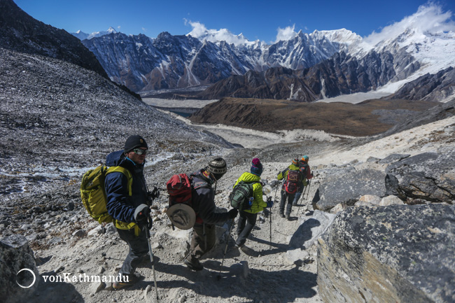 Heading down from Larke Pass towards Bhimthang. To the right are four glaciers.