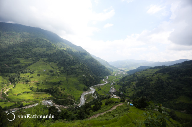 Right at the valley bottom is the long valley of Lumre