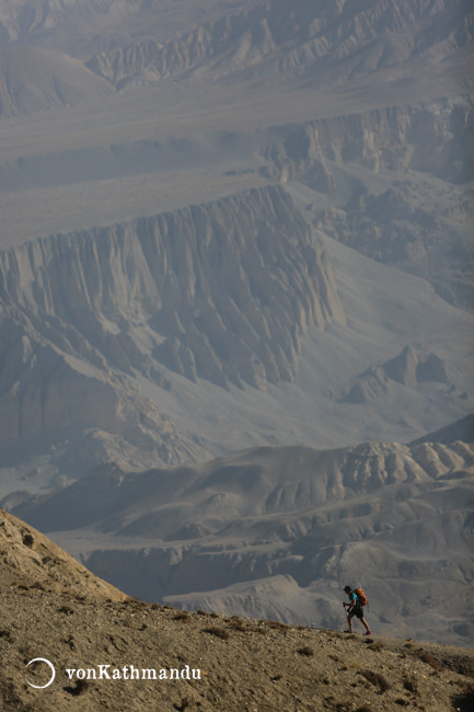 Walking up to Paa Pass, the highest point of the trek