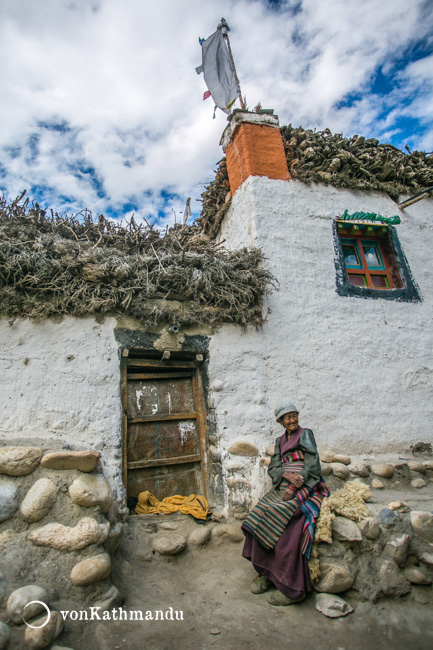 Elderly lady in Dhi village