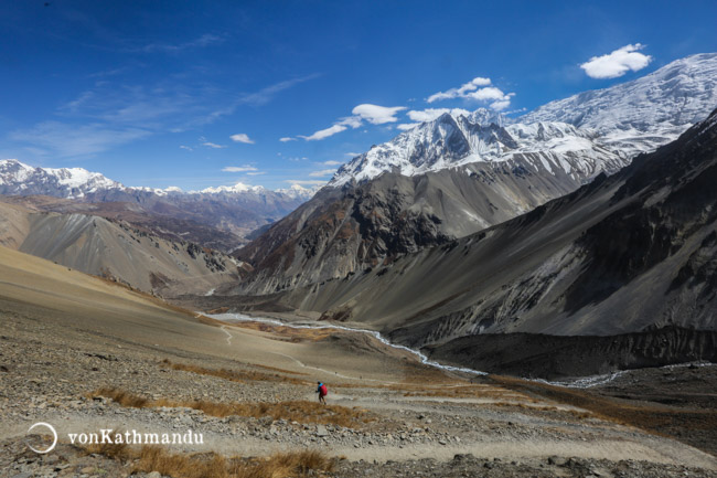 Trails pass thorugh barren terrains after crossing Khangsar, one of the last villages on the trek